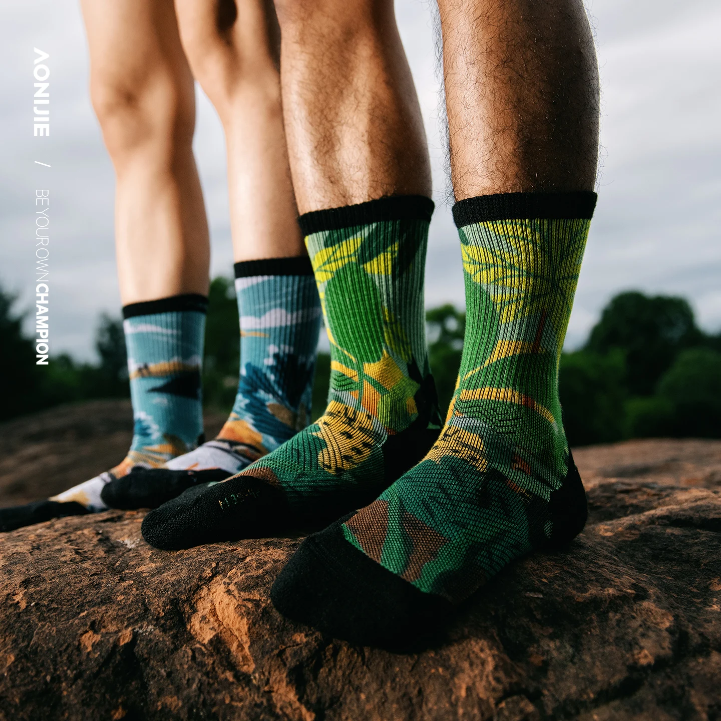 AONIJIE Outdoor Wool Crew Sock - Wool Hiking Sock 评论和价格